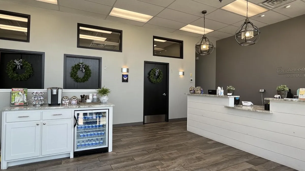 Crestwood Crossing Animal Hospital